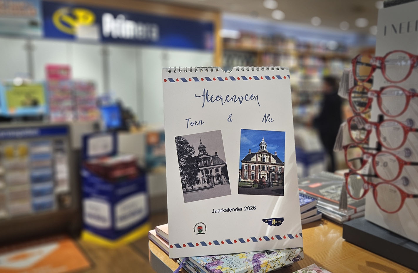 De jaarkalender met foto's van Heerenveen, toen en nu