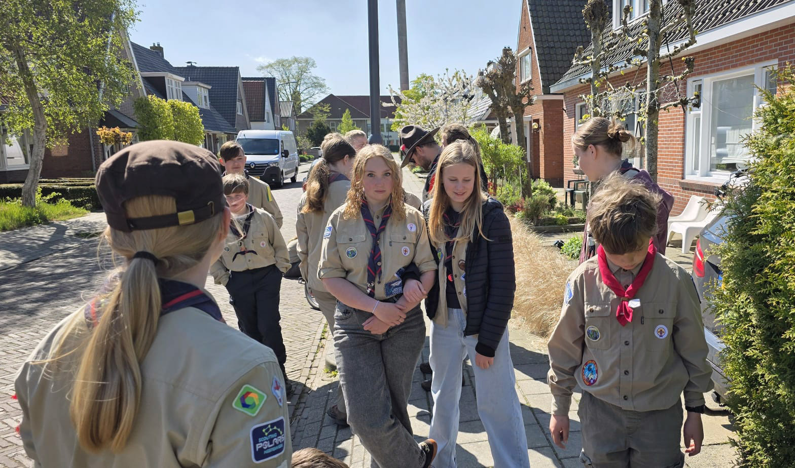 scouting poliaris heerenveen poetst struikelstenen 01